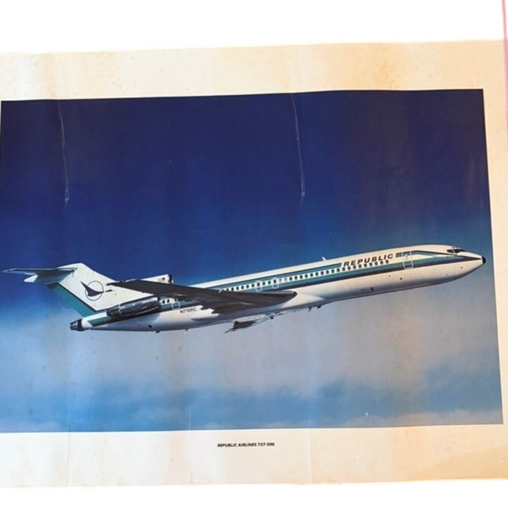 1980's Republic Airlines Boeing 727-200 Airplane Poster - Vintage Aviation Decor